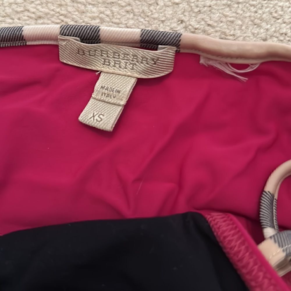 New Burberry XS Red bottom - Picture 2 of 3